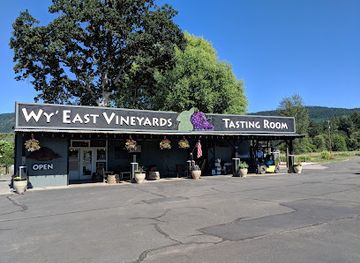 oregon/hood-river/attraction/wy-east-vineyards