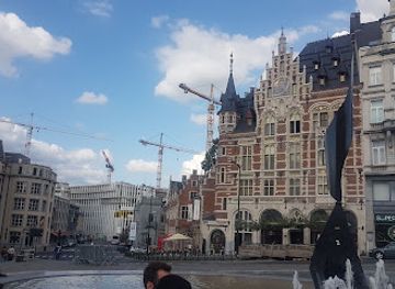 belgium/brussels/brussels-city-center/attraction/koningsplein-beeld-van-godfried-van-bouillon
