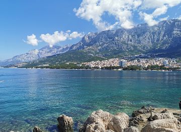 croatia/makarska/attraction/makarska-beach