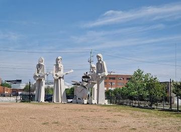 texas/the-woodlands/attraction/giant-beatles-statues