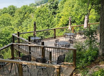 indiana/southern-indiana/attraction/blue-heron-vineyards-winery