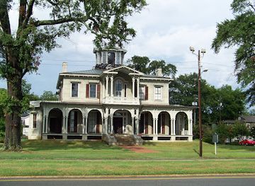 alabama/tuscaloosa/attraction/jemison-van-de-graaff-mansion