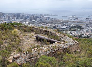 south-africa/table-mountain-national-park/attraction/queen-s-blockhouse