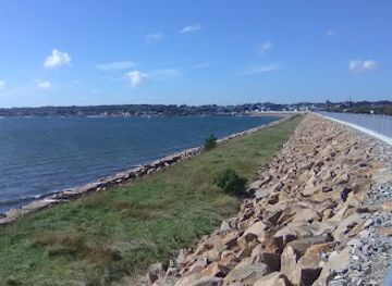 massachusetts/new-bedford/attraction/harbor-walk