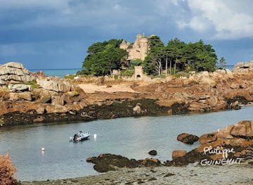 france/côte-de-granit-rose/attraction/chateau-de-costaeres