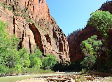 utah/zion-national-park/attraction/temple-of-sinawava