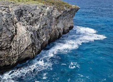 dominican-republic/samana/attraction/la-boca-del-diablo