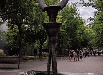 slovakia/bratislava-region/attraction/fountain-of-the-world-postman