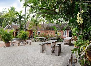 the-bahamas/nassau/attraction/hillside-house