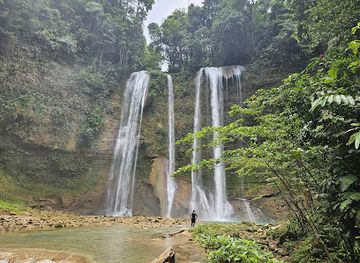 solomon-islands/savo-island/attraction/tenaru-waterfalls