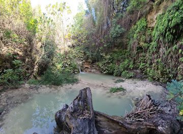 cyprus/adonis-baths-waterfalls/attraction/some-waterfall