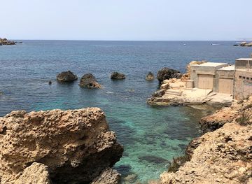 malta/dingli-cliffs/attraction/the-fourteen-soldiers-geological-formation