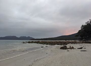 australia/freycinet-national-park/attraction/cooks-hut