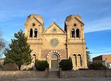 new-mexico/sante-fe/attraction/the-cathedral-basilica-of-st-francis-of-assisi