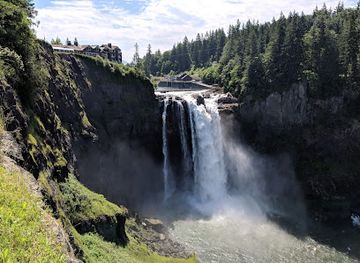 washington/snoqualmie-pass/attraction/snoqualmie-lower-falls