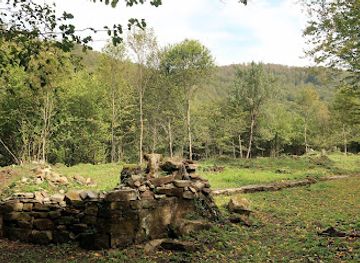 poland/bieszczady-mountains/attraction/ruiny-niemieckiej-straznicy-w-studennem