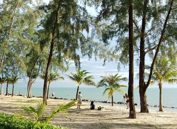 thailand/trat/attraction/suvarn-gleaw-thong-beach