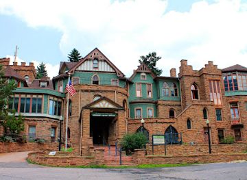 colorado/monument/attraction/miramont-castle-museum-and-the-queen-s-parlour-tea-room