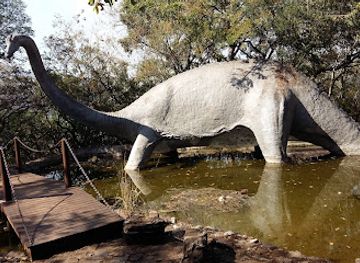 zimbabwe/lowveld/attraction/sudwala-dinosaur-park