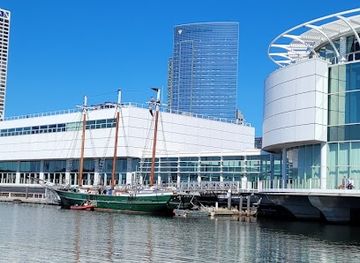 wisconsin/milwaukee/attraction/discovery-world