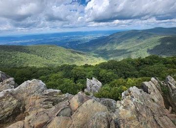 virginia/harrisonburg/attraction/hawksbill-summit