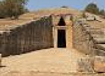 greece/nafplio/attraction/treasury-of-atreus-or-tomb-of-agamemnon