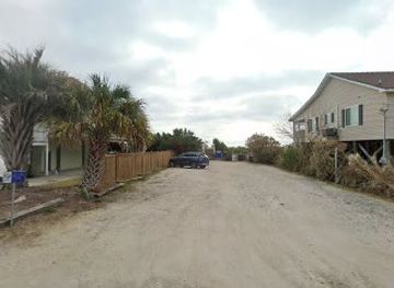 south-carolina/folly-beach/attraction/public-beach-access-3rd-st-e