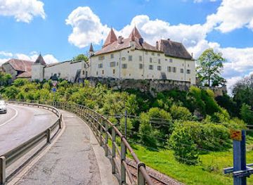 switzerland/vaud/attraction/la-sarraz-castle