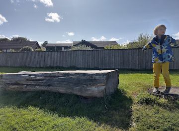 united-kingdom/wales/attraction/log-circle