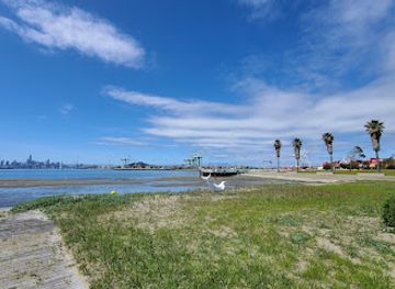california/east-bay/attraction/middle-harbor-shoreline-park