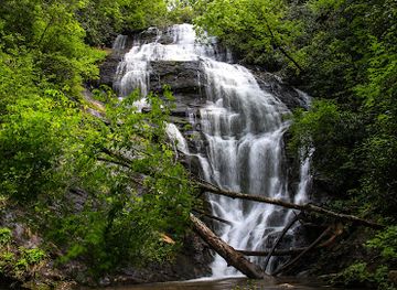 north-carolina/foothills/attraction/king-creek-falls