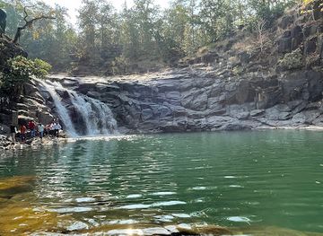 india/madhya-pradesh/attraction/jhigariya-waterfall
