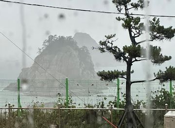 south-korea/busan-beaches/attraction/solseom