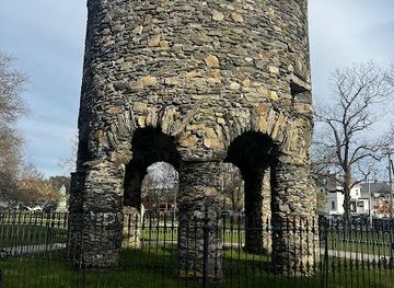 rhode-island/beavertail-state-park/attraction/touro-park