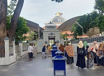 indonesia/surabaya/simokerto/attraction/religious-tourism-mampel