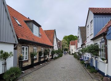 germany/north-frisia/attraction/historic-fishing-village-holm