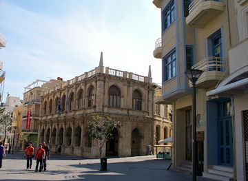 greece/heraklion/old-town/attraction/venetian-loggia