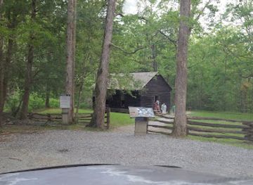 tennessee/central-middle-tennessee/attraction/walker-sisters-place