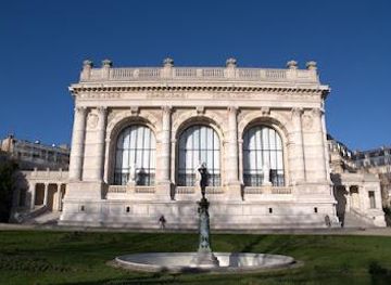 france/versailles/attraction/palais-galliera