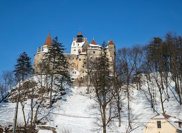 romania/bran-castle-area/attraction/panorama-view-of-the-castle-hill