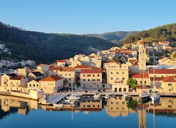 croatia/dalmatia/attraction/pucisca-central-dalmatia-croatia-theme-trails