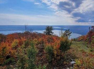 michigan/copper-harbor/attraction/hematite-lookout