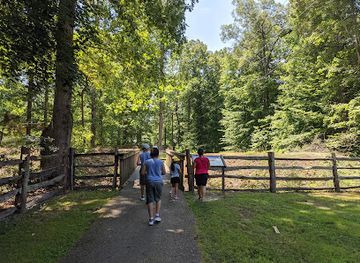 virginia/williamsburg/attraction/redoubt-park