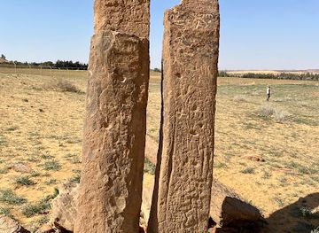 saudi-arabia/al-jawf/attraction/rajajil-columns