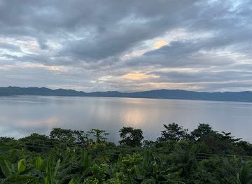 ghana/ahafo-region/attraction/the-green-ranch-at-lake-bosomtwe