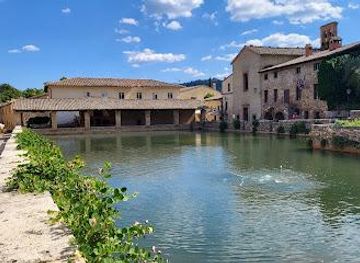 italy/montepulciano/attraction/bagno-vignoni