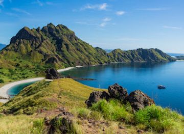 indonesia/labuan-bajo/attraction/pangaan-darat-erdle-viewpoint