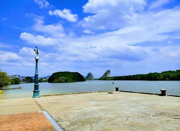 thailand/krabi-province/attraction/0-krabi-nok-awk-monument