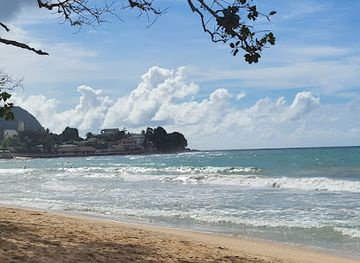 seychelles/ile-therese/attraction/beach-at-berjaya-beau-vallon-hotel