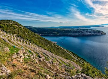 croatia/gorski-kotar/attraction/bakar-dry-stones